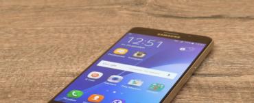 Review Smartphone Samsung Galaxy A3 dan A5 (2016): Dua dari Dada Korea Selatan